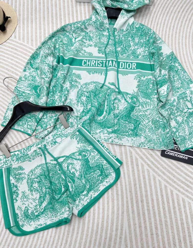 Костюм жіночий фото 2