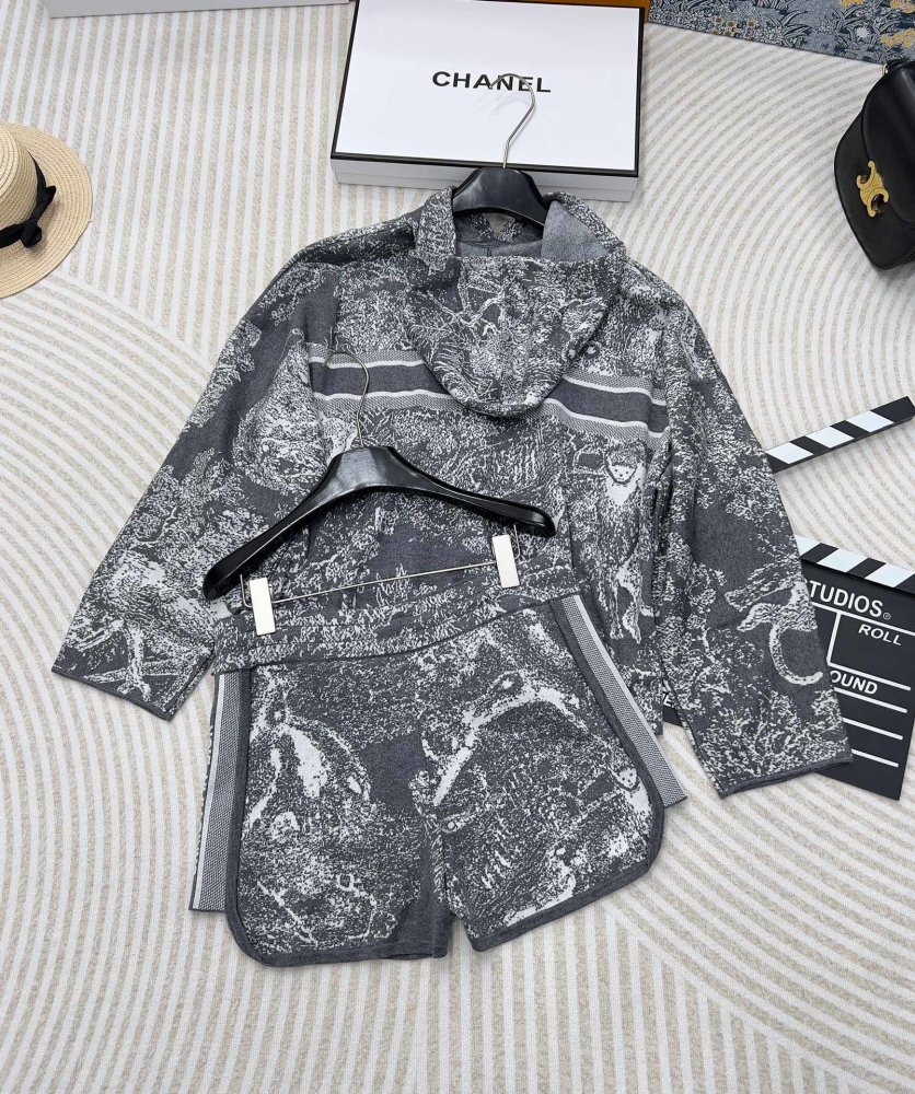 Костюм женский фото 2