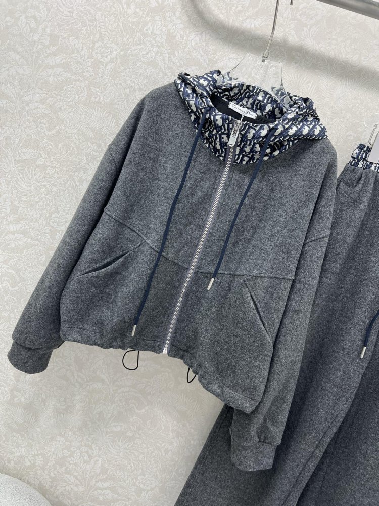 Costume female фото 2