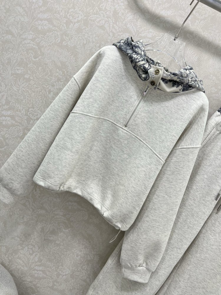 Costume female фото 2