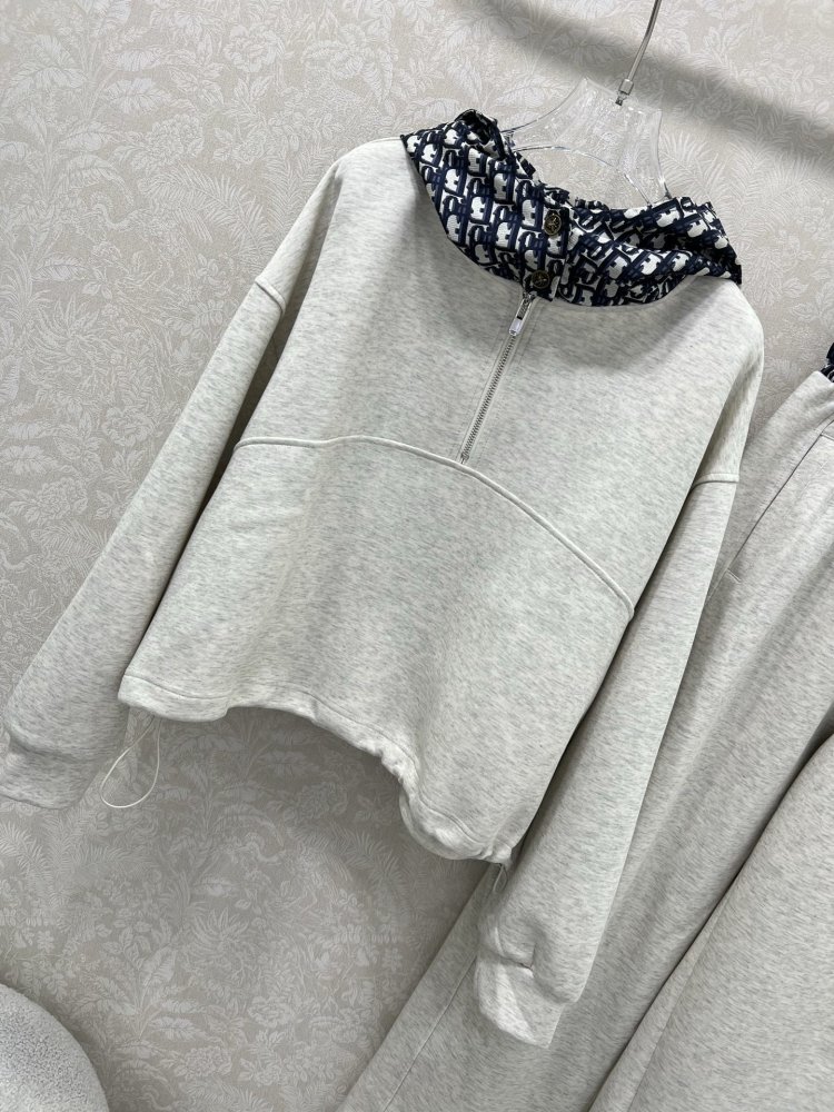 Костюм женский фото 2