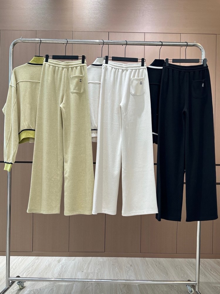 Костюм жіночий фото 2