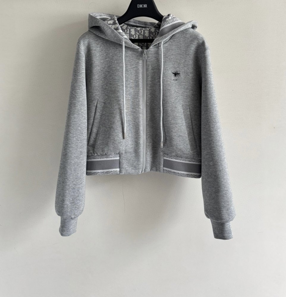 Костюм женский фото 2