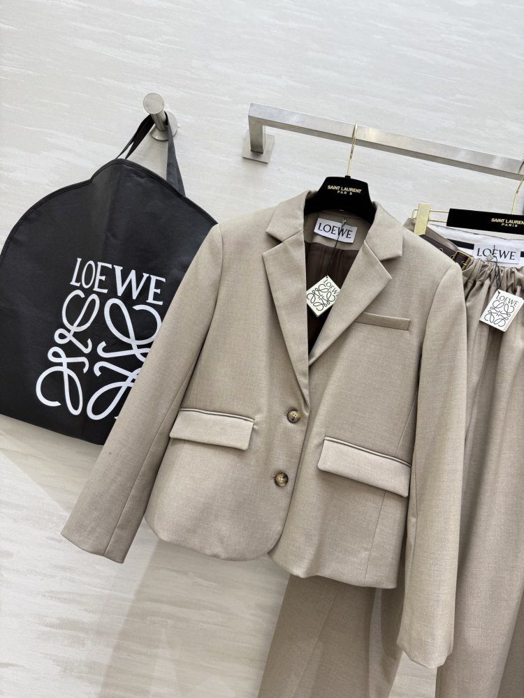 Костюм женский фото 2