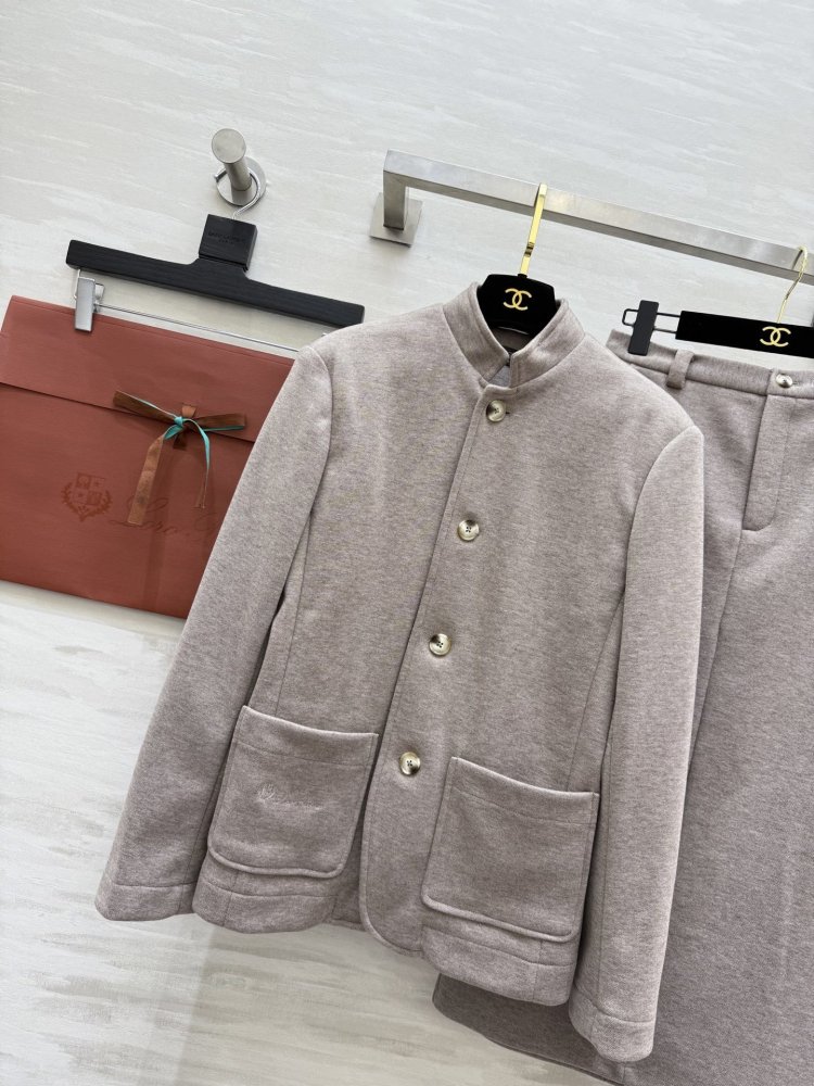 Костюм женский фото 2