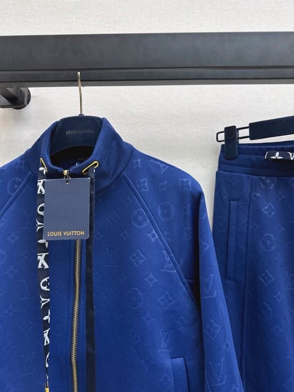 Costume female фото 2