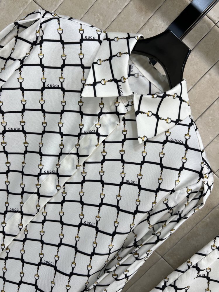 Костюм женский фото 2