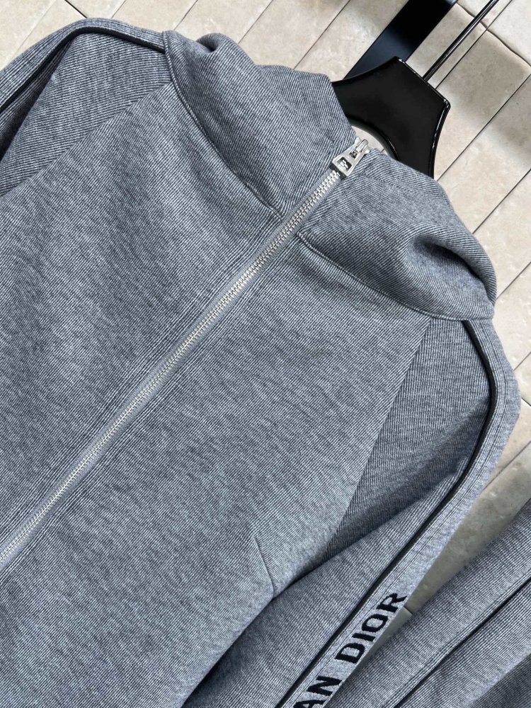 Костюм жіночий фото 2