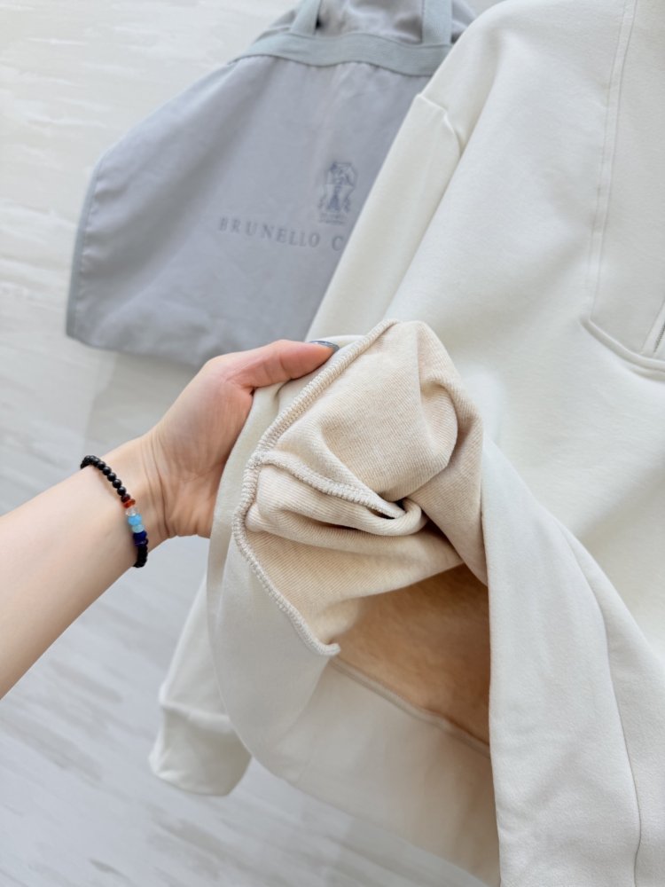 Костюм женский фото 2