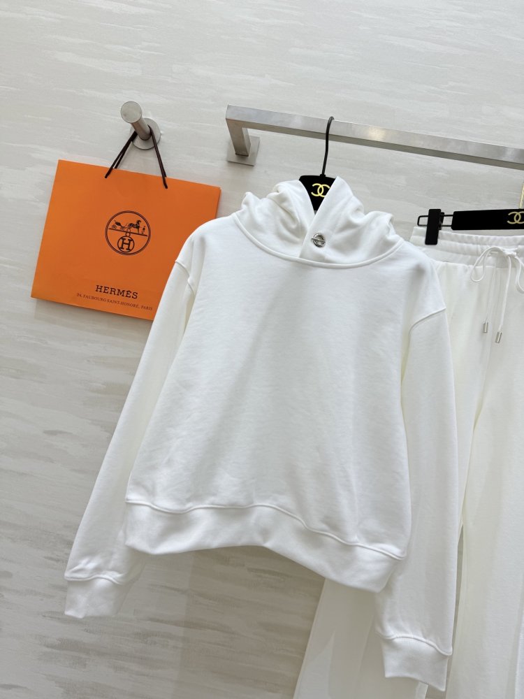 Костюм женский фото 2