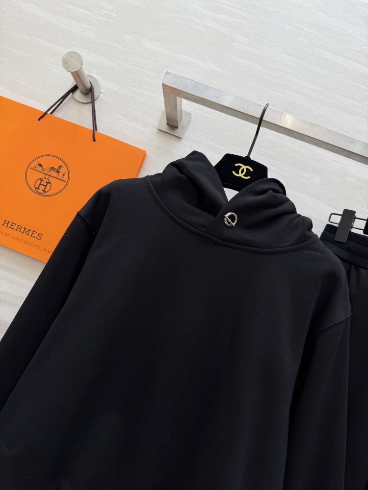 Костюм женский фото 2