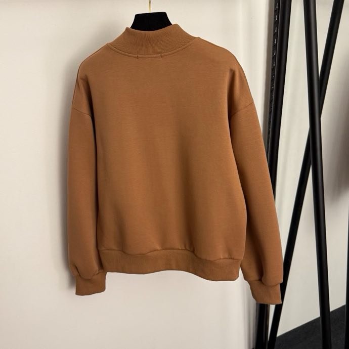 Костюм женский фото 2