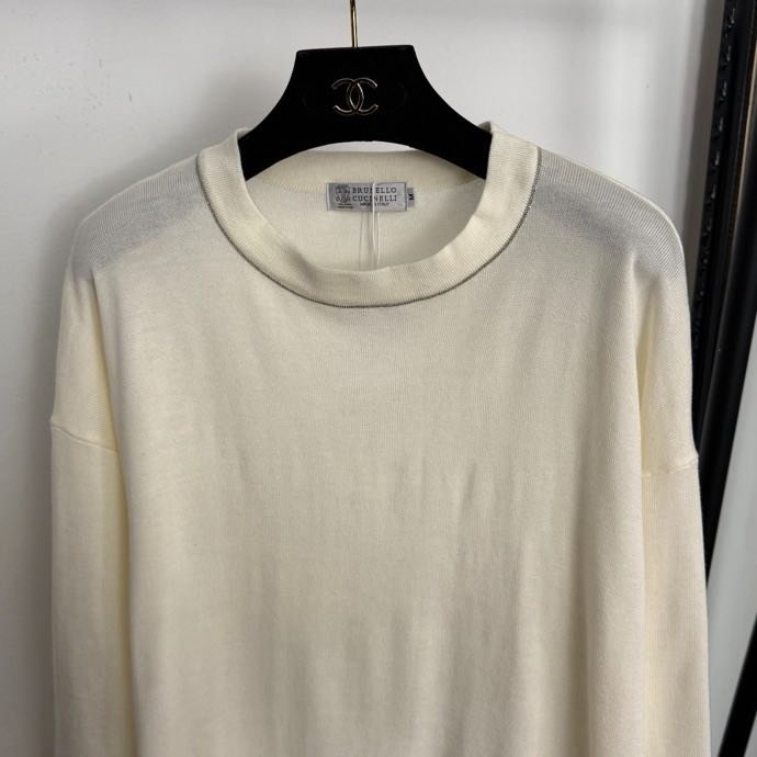 Costume female фото 2