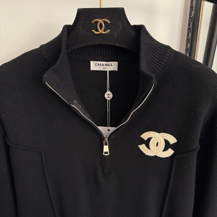 Costume female фото 2