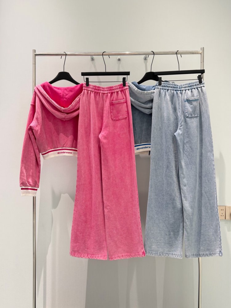 Костюм женский фото 2