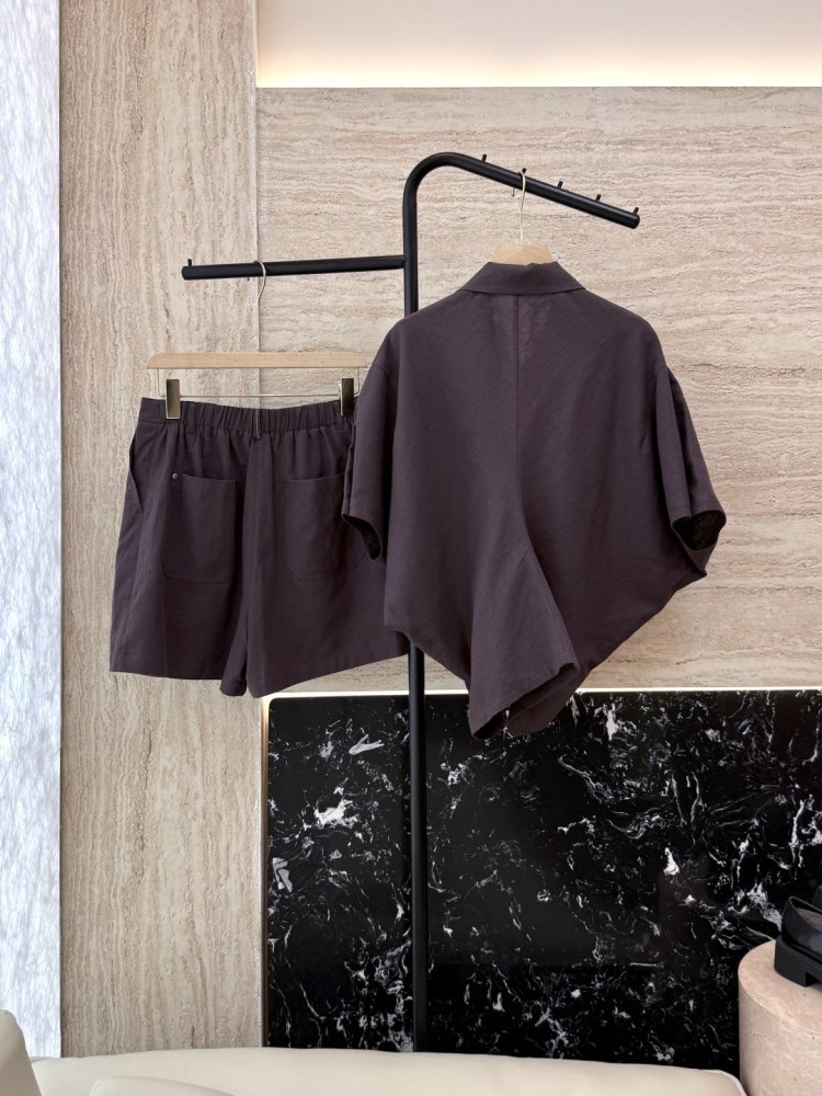 Costume female фото 2