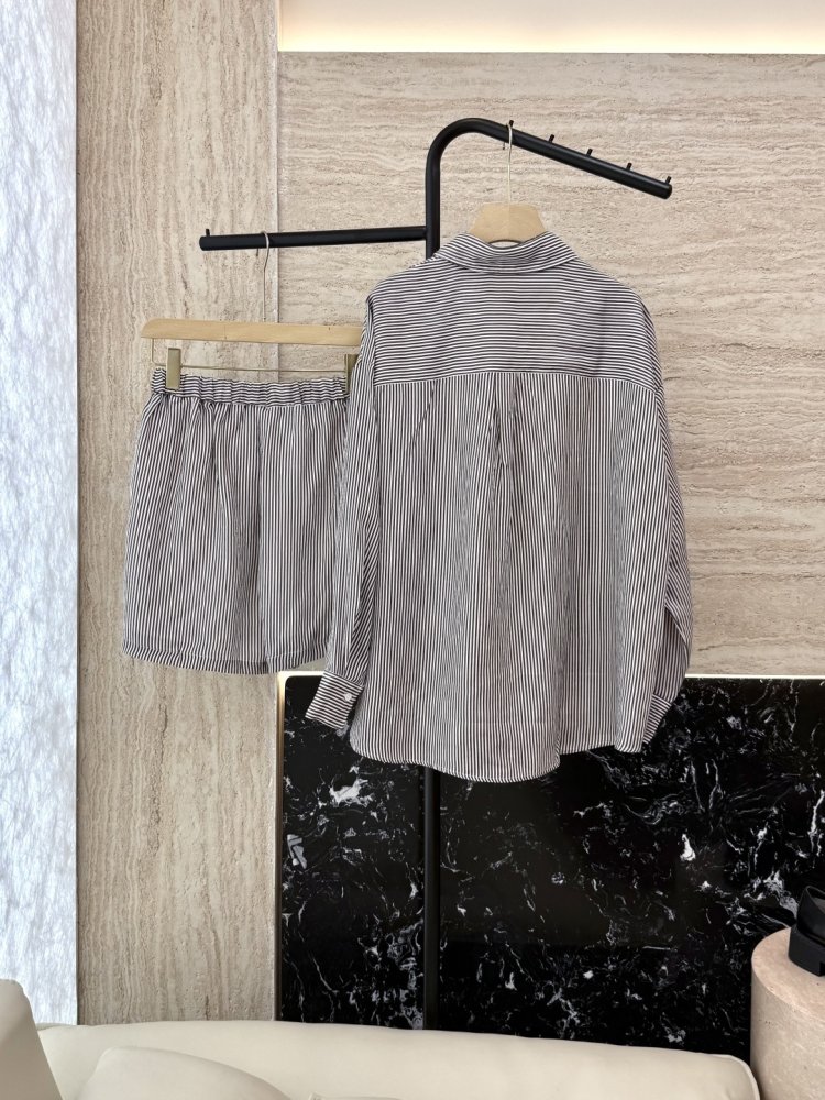 Costume female фото 2