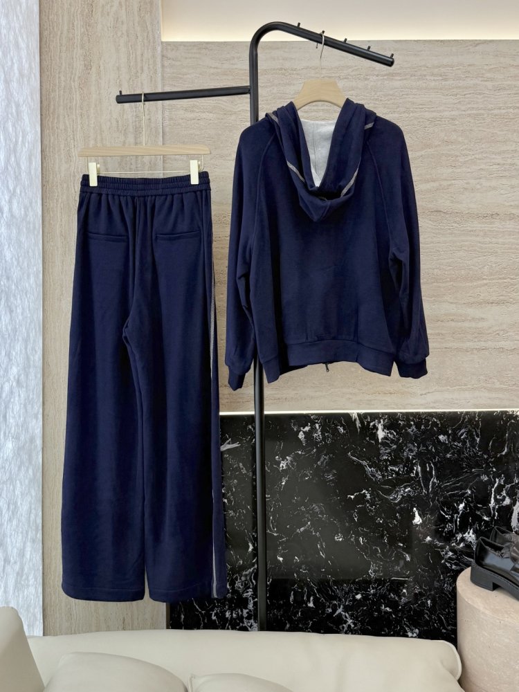 Костюм женский фото 2