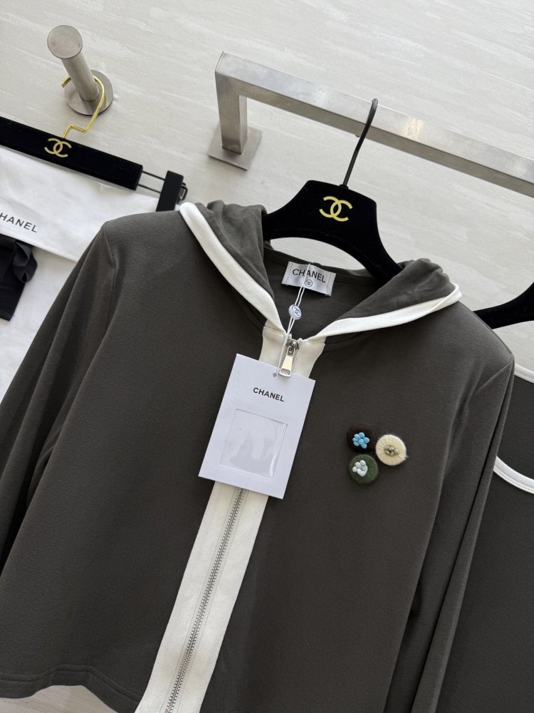 Костюм женский фото 2