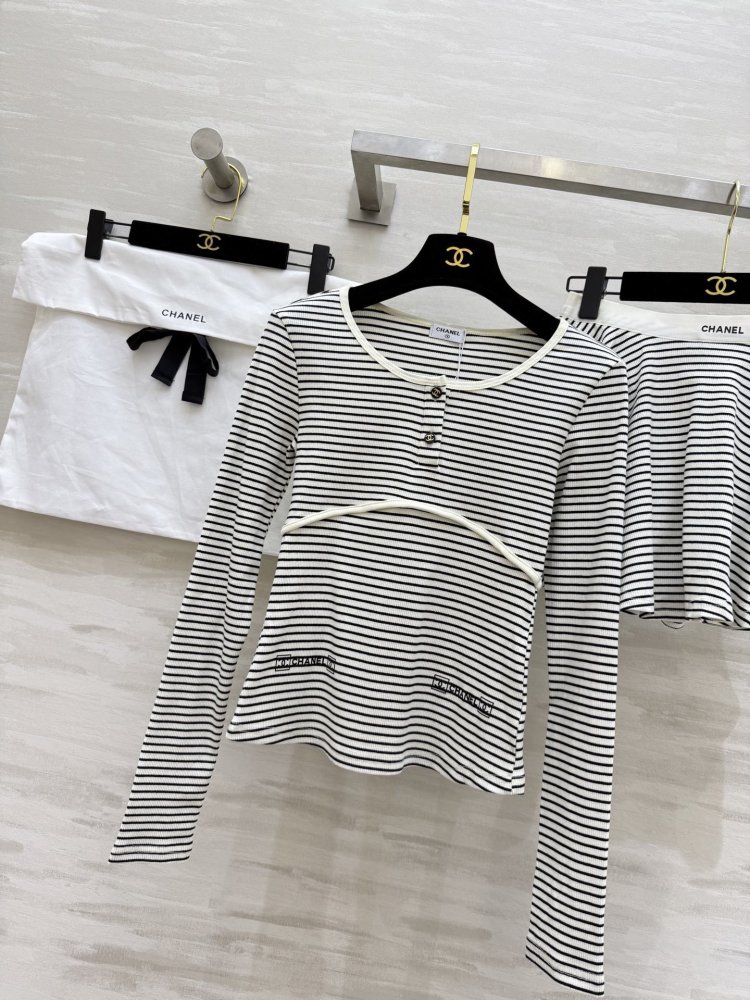 Костюм женский фото 3