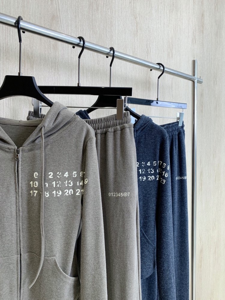 Костюм женский фото 3