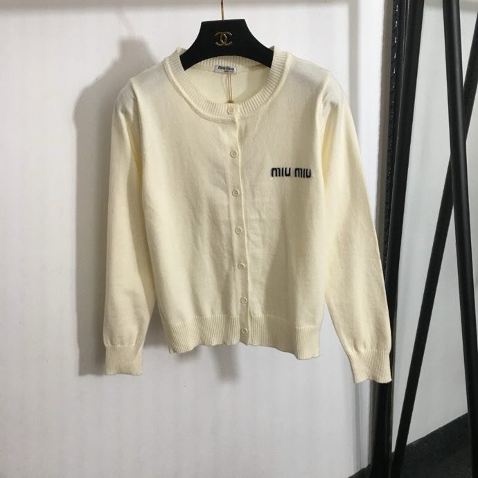 Костюм женский фото 3