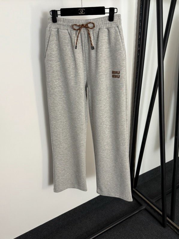 Костюм жіночий фото 3