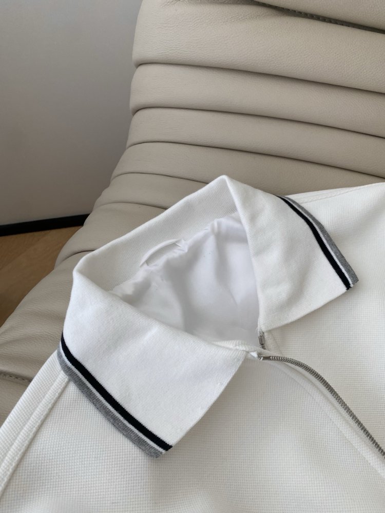 Costume female фото 3