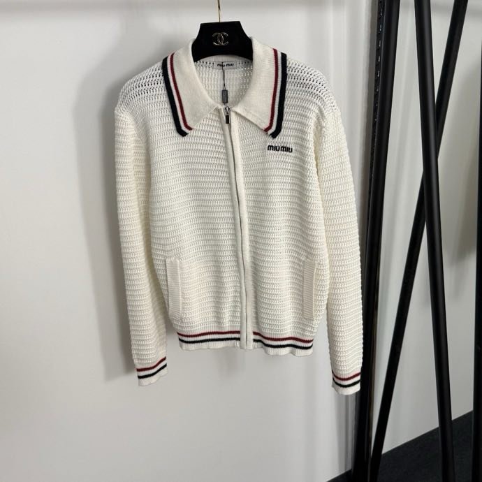 Костюм женский фото 3