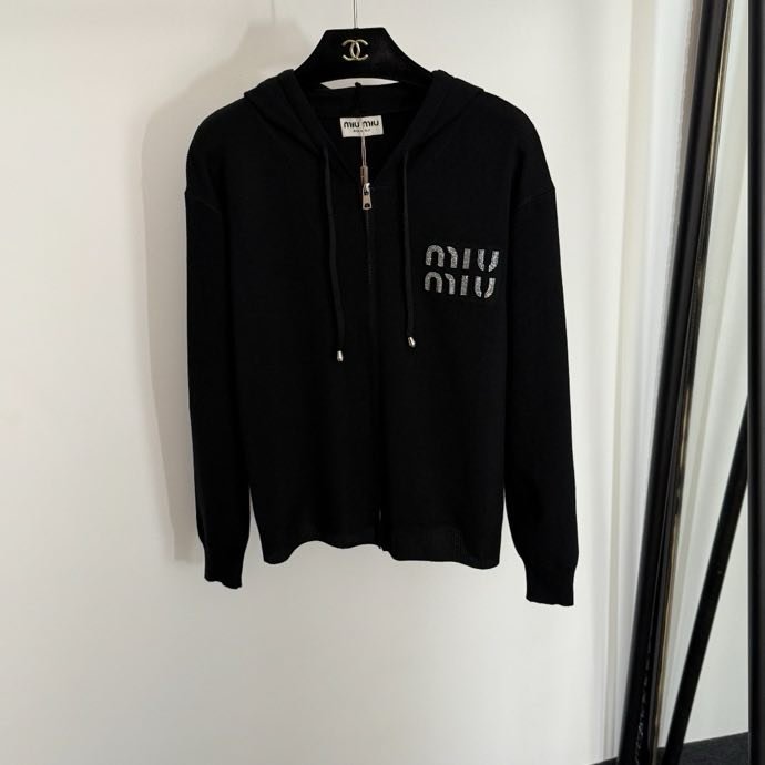 Костюм женский фото 3