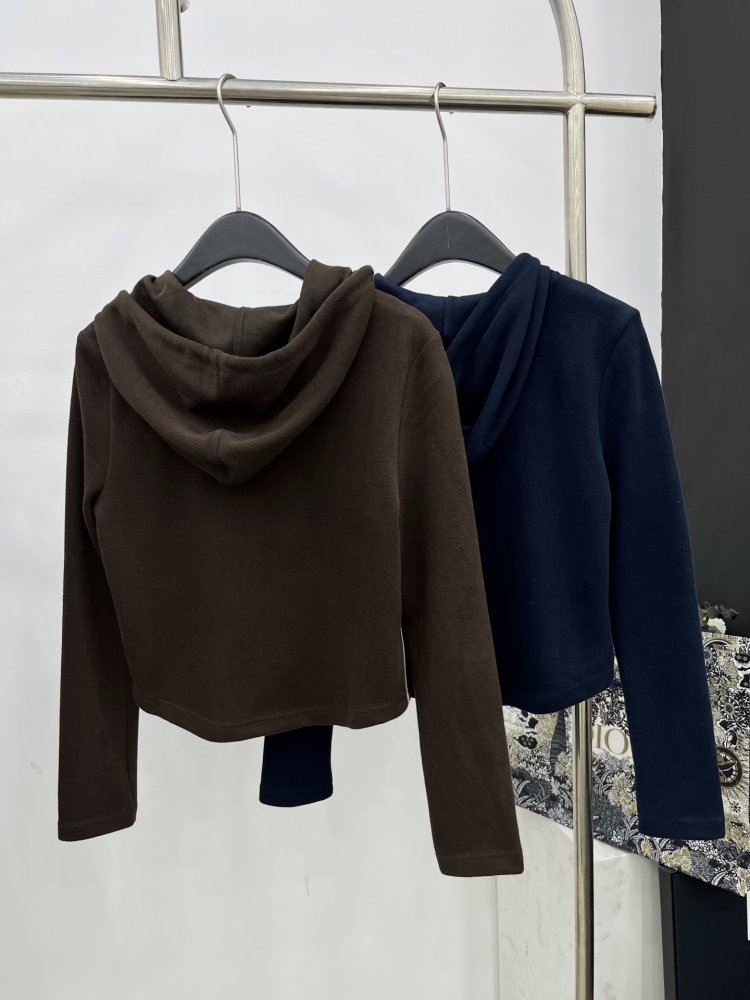 Костюм жіночий фото 3