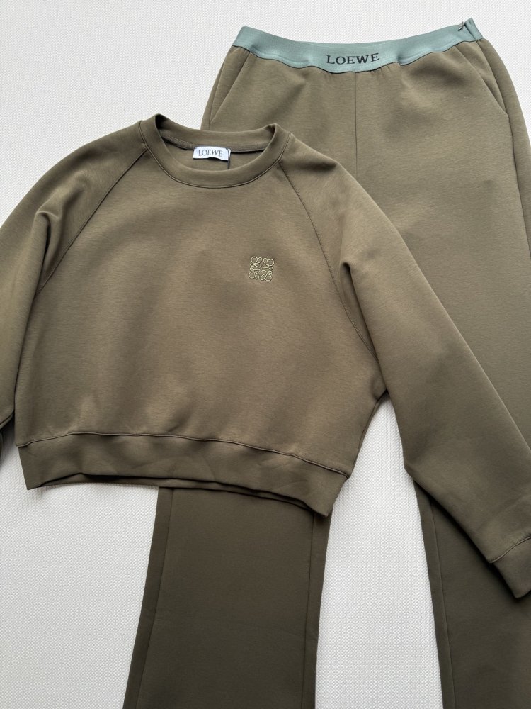 Костюм жіночий фото 3