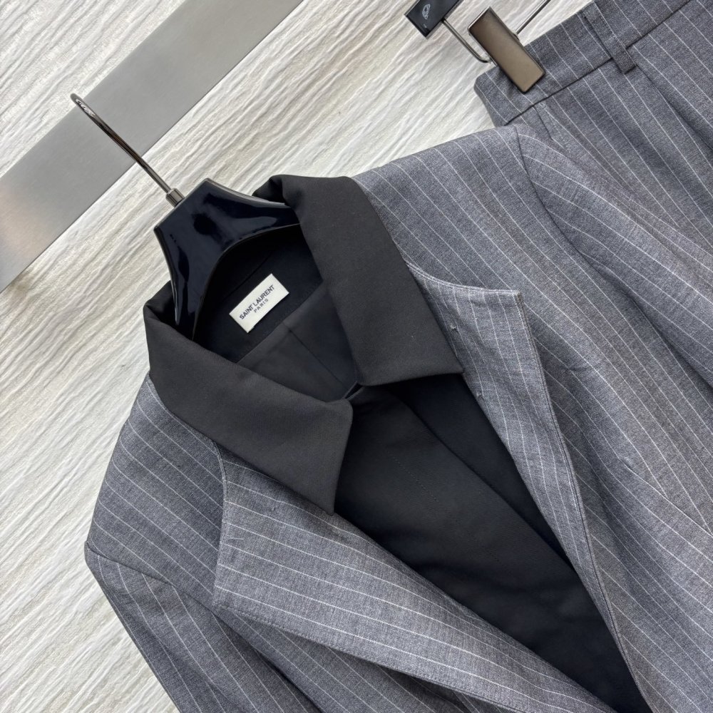 Костюм жіночий фото 3