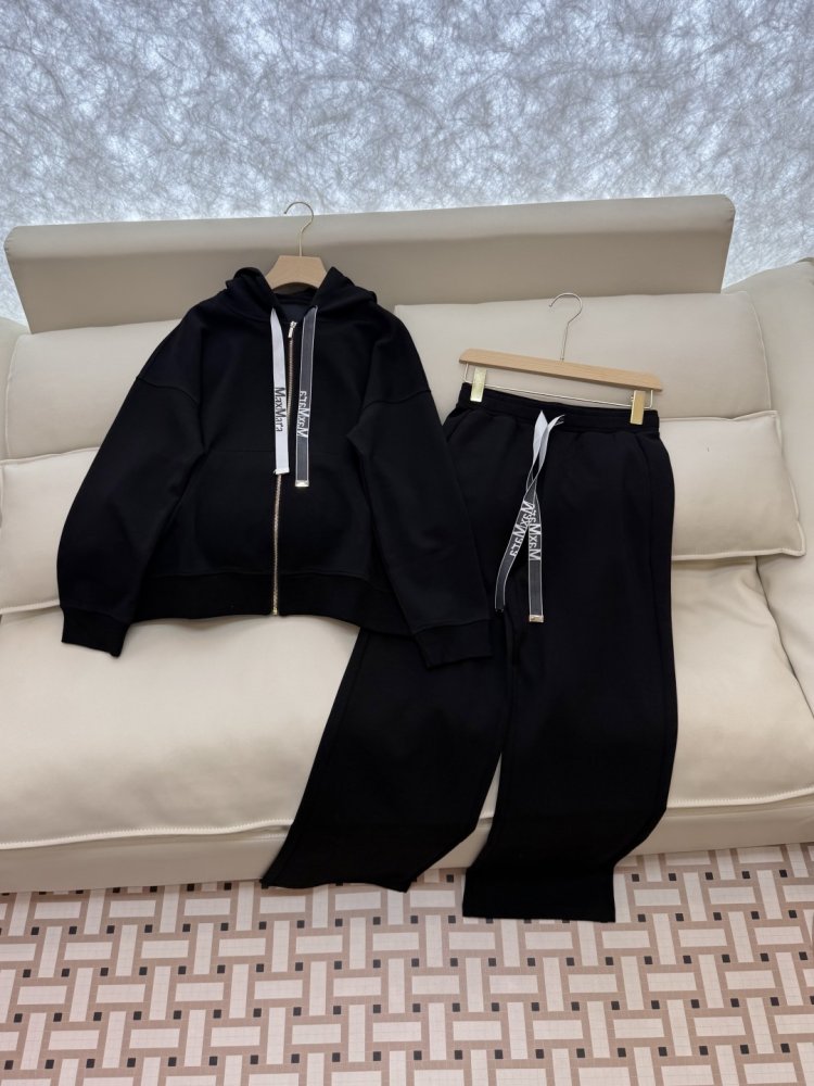 Costume female фото 3