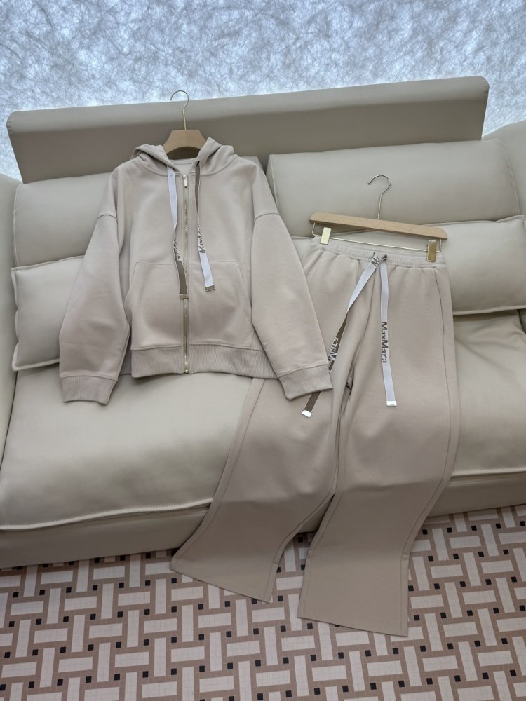 Костюм жіночий фото 3