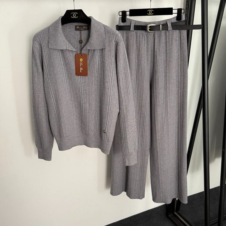 Costume female фото 3