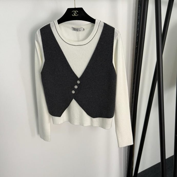 Костюм женский фото 3