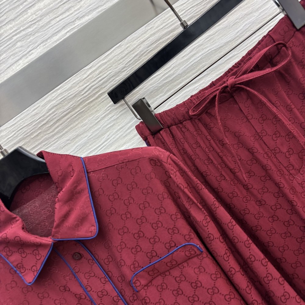 Костюм жіночий фото 3