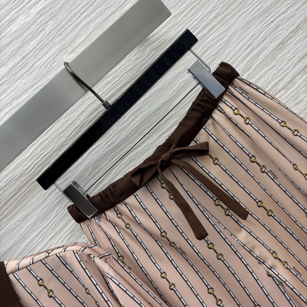 Костюм жіночий фото 3