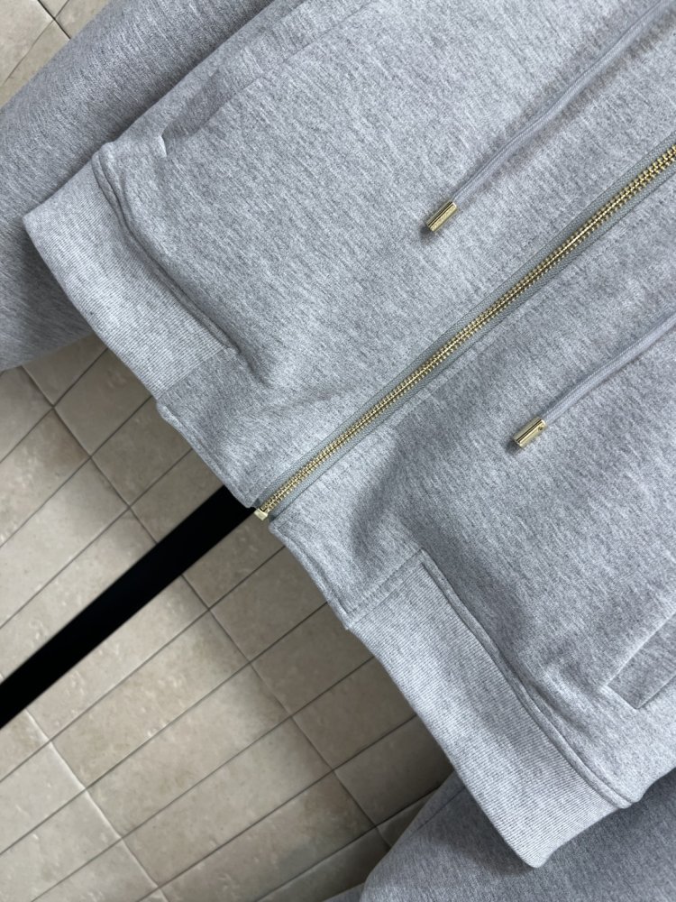 Костюм жіночий фото 3