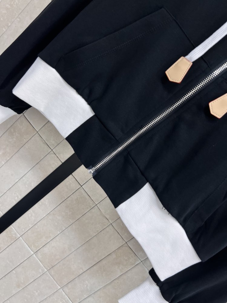 Костюм жіночий фото 3