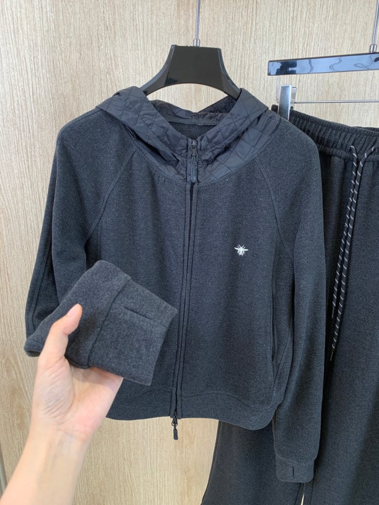 Костюм женский фото 3