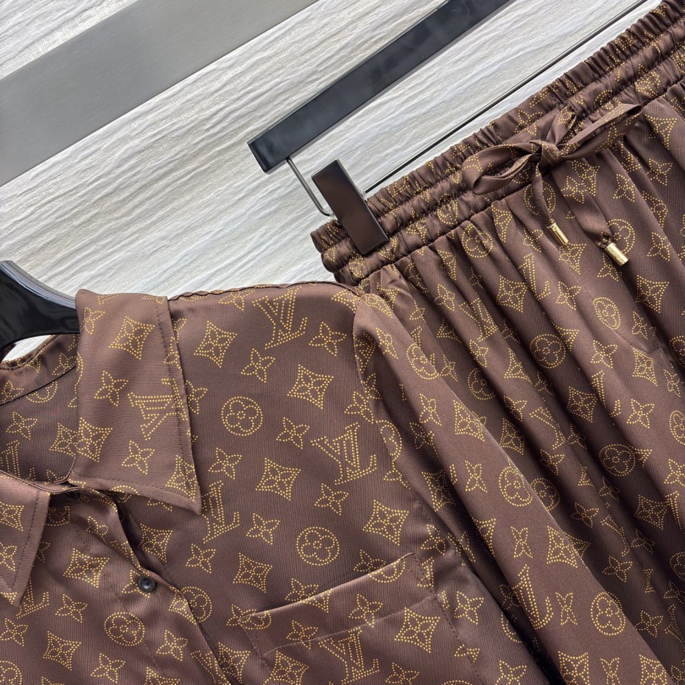 Костюм жіночий фото 3