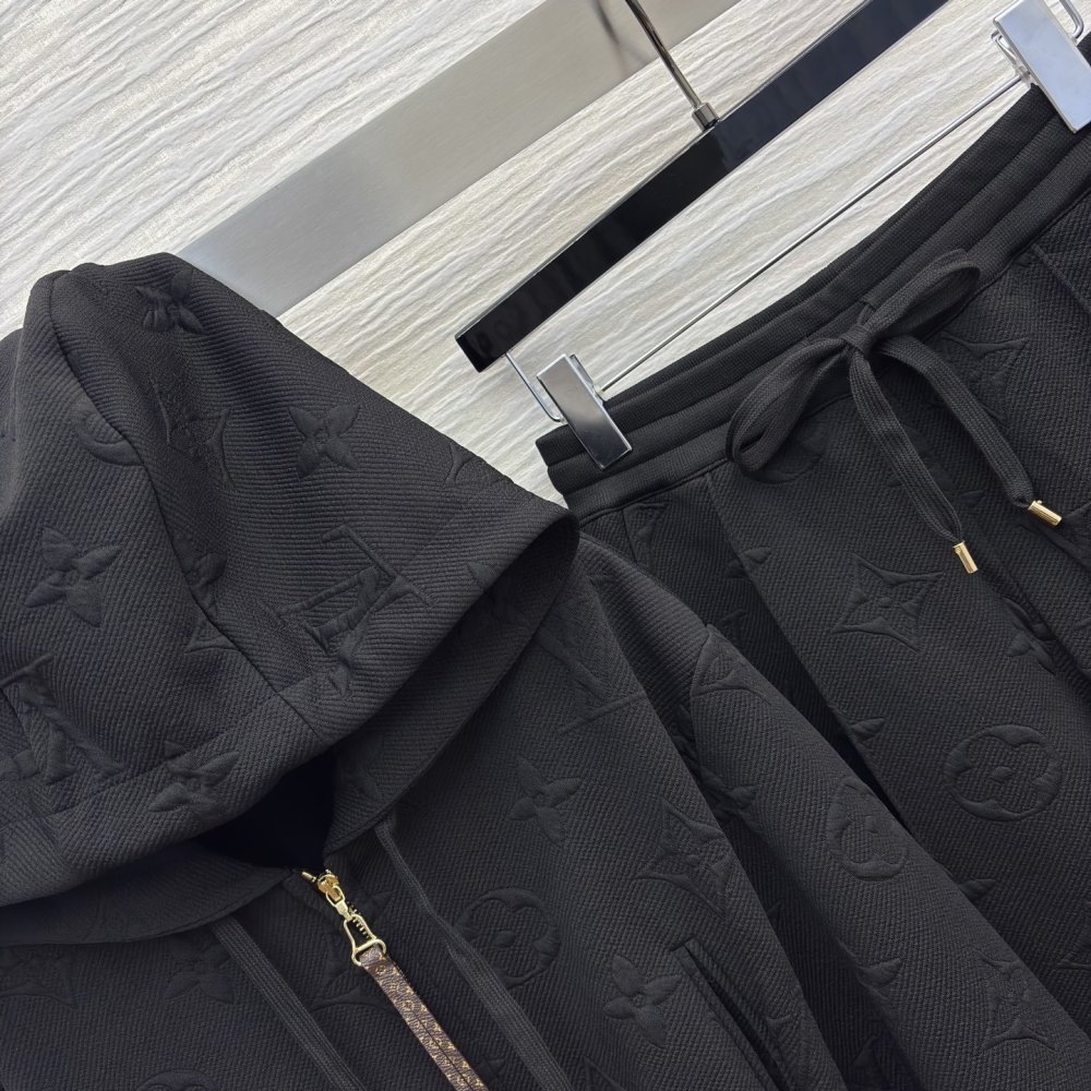 Костюм женский фото 3