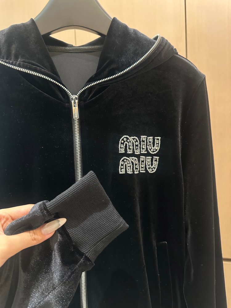 Костюм женский фото 3