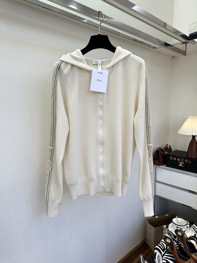 Костюм жіночий фото 3