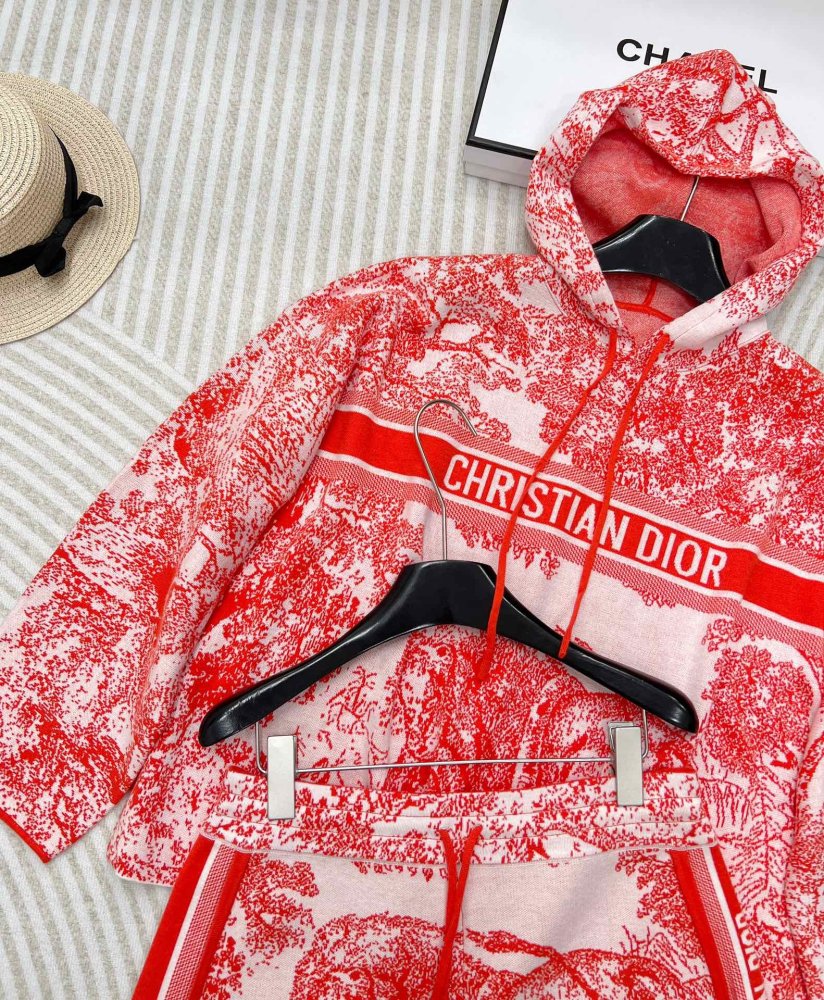 Костюм жіночий фото 3