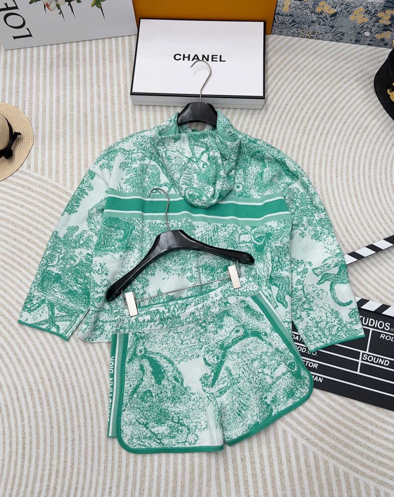 Костюм жіночий фото 3