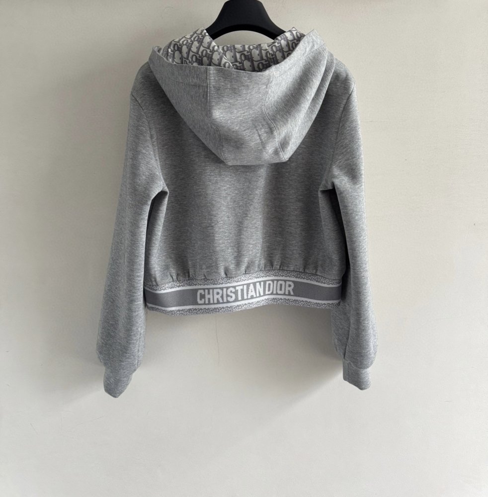 Костюм женский фото 3