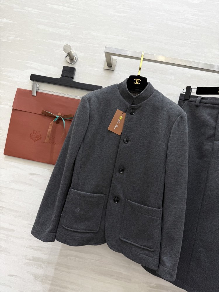 Costume female фото 3